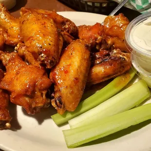 12 Sweet Chili wings with 3 pieces of celery and 2 ranch dipping sauces