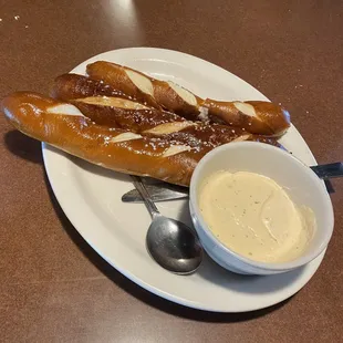 Beer cheese pretzel