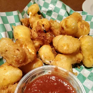 Cheese Curds with marinara (we ate a couple prior to the photo)