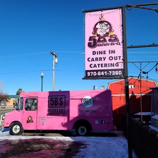 a pink food truck