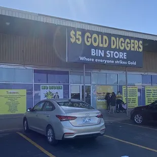 $5 Gold Diggers