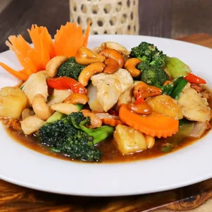 CASHEW NUTS