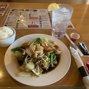 Veggie E-4. Veggies Lover Dinner