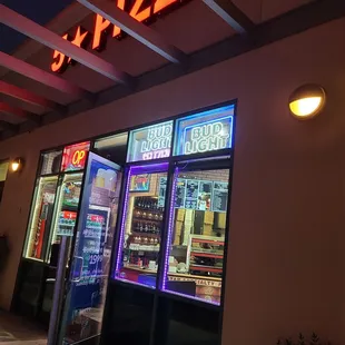 Time to see if 5 star pizza lives up to the reviews!