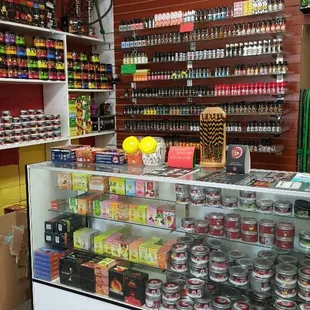 Big selection of hookah and e-juice
100+ e-juice flavors