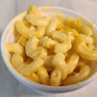 a bowl of macaroni and cheese