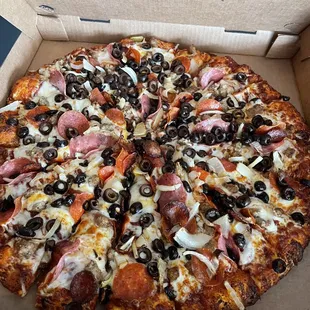 16" Large 500F Combination Pizza No Bell Peppers, No Mushrooms ~ Double Cut