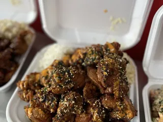 Hina’s Island Grindz and Catering