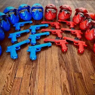 12 Blasters &amp; Hoppers with 12 Masks for each player. Player vs Player, Team vs Team, Team Death match &amp; More.