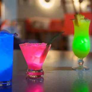 Glowing cocktails at the 50&apos;s Prime Time Cafe&apos;s Tune in Lounge at Disney&apos;s Hollywood Studios