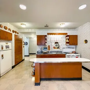 the kitchen and dining area