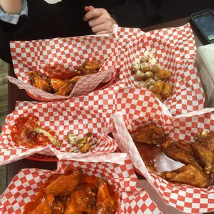 They have the best wings and it super cheap on Monday at 5 to 9 pm ! Their gyros are the best! People are friendly!!!