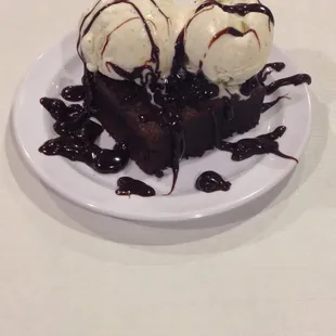521 Hot Fudge cake