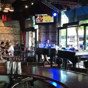 John Charles Weston &amp; Sasha Evans getting a Saturday night started off! #duelingpianos every Wedn-Sat nights #royaloak #michigan #nightlife