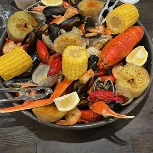 The steamed seafood plate (sooo good)