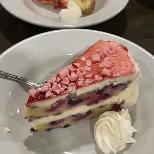 Cheese Cake &amp; Lemmon Berry sponge cakes