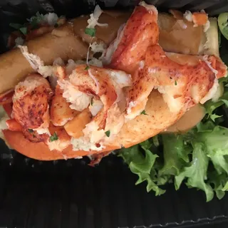 CONNECTICUT LOBSTER ROLL