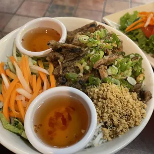The pork vermicelli bowl