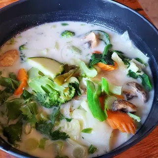 Tom Kha