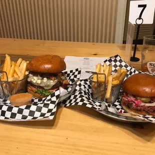 Great service, food and beer! Live band was a bonus for an enjoyable date night with my hubby