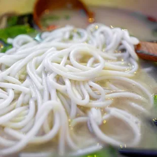 Yunnan Rice Noodles (very similar to Vietnamese Bún [vermicelli] noodles)