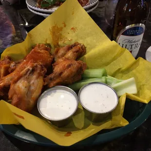 OMG the best hot wings in Taos NM the food is amazing the service is amazing I say they are  sports bar in my eyes