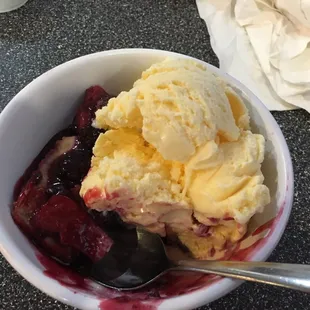 The blackberry cobbler was quite good!