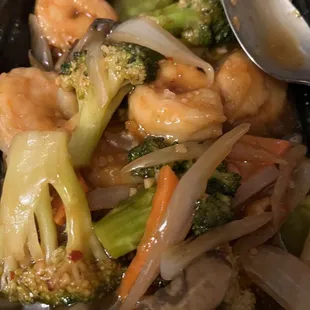 Garlic shrimp. In all honesty the shrimp are mushy and there are too many onions. Nice job on the spice.