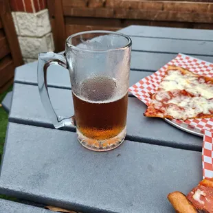 pizza, drink