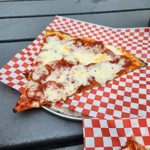 food, pizza