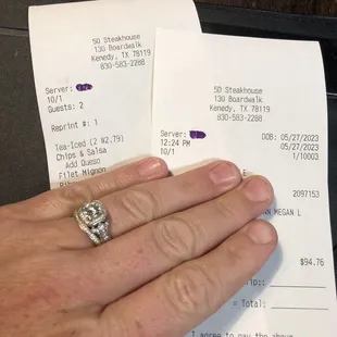 The waitress knew she did a terrible job.