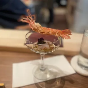 Raw shrimp with edible shell