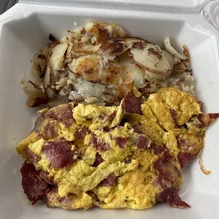 7th St Corned Beef Hash with potatoes