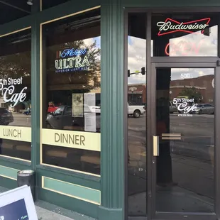 Fifth Street Cafe exterior on Garrison