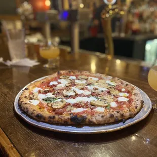 Pepperoni pizza w/ mushrooms