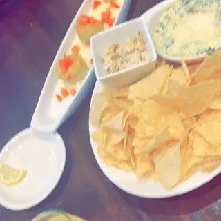 Crab, Spinach & Artichoke Dip