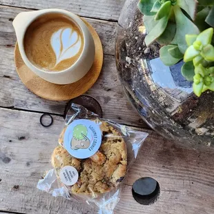 Cortado and Oatmeal Cookie