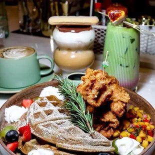 Chicken &amp; Hojicha Waffle (@joeynht)