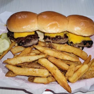 3 sliders &amp; fries, not a bad deal for $11!