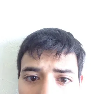 609 cant cut hair ive given this place several chances and each time they mess up my haircut very unimpressed with my hair