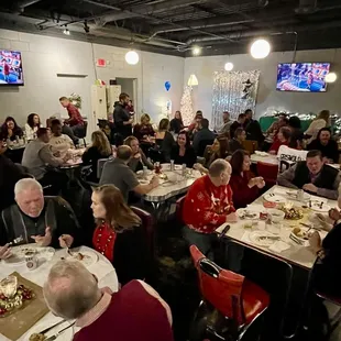 Holiday Guests Dining