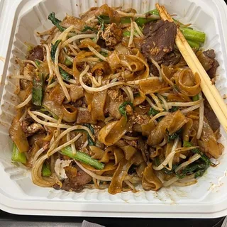 29. Fried Flat Rice Noodle