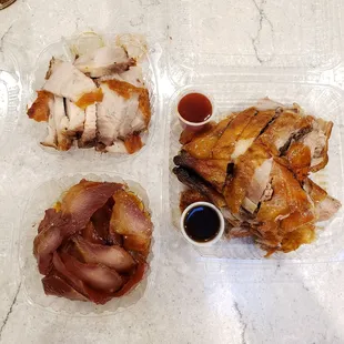 Roast pork, 5/5; BBQ pork jowl, 4/5; Roast duck, 4/5. IG: @take.a.bite.with.me