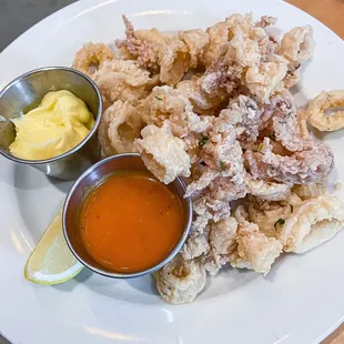 Calamari ($14/12 hh)