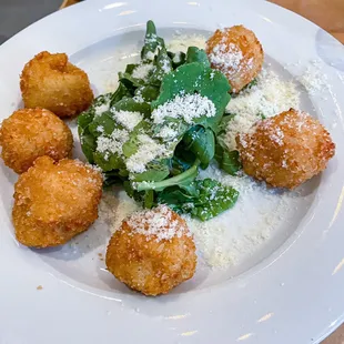 Mac &amp; Cheese Balls ($12/10 hh)