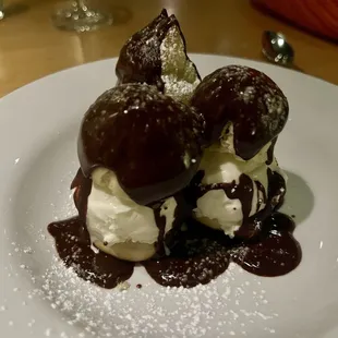 Profiteroles