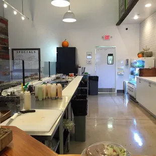 sushi and sashimi, interior