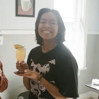 Ayshia V.