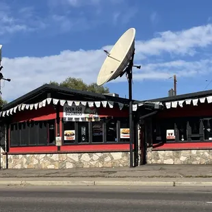 the outside of the restaurant