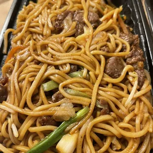 Beef lo mein